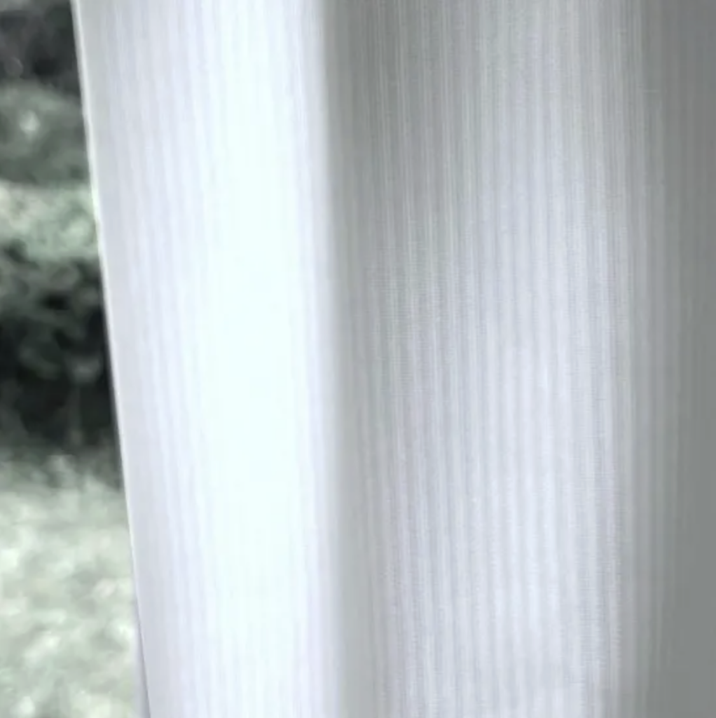 ペイトーWH UVカット率98.8%xスーパー遮熱機能がある。